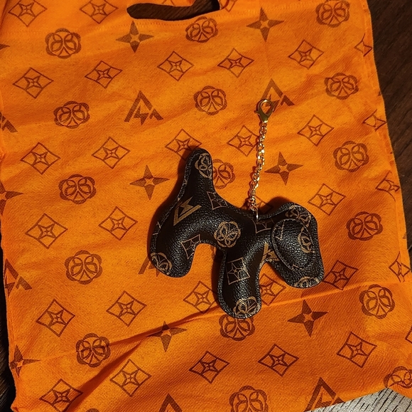 NEW Brown purse handbag dog keychain and dust bag Crossbody Discounted Shipping - Picture 9 of 12